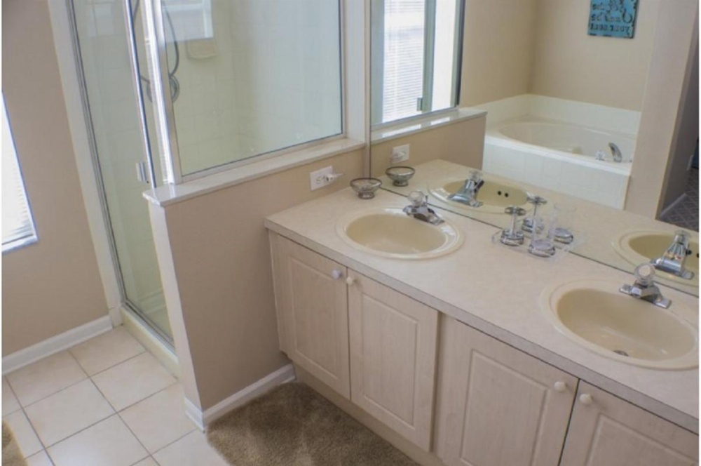 Three-Bedroom Pool Home Kissimmee